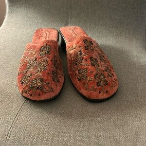 APRIL CORNELL Velvet Floral clogs made in INDIA 🌺🌸🌺